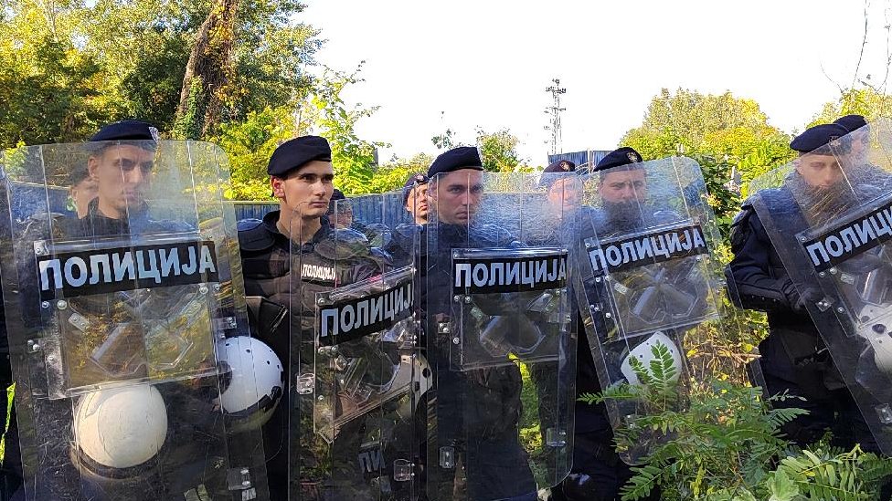 Novi Sad, Kina, Šodroš, protesti: Uhapšeni ekološki aktivisti, započeti radovi na izgradnji mosta - šta znamo do sada 3 Kordon policije