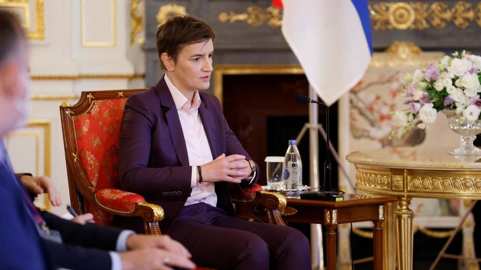 Politika i nova Vlada Srbije: Skupština usvojila zakon - više ministarstva, više i briga 2 Brnabić