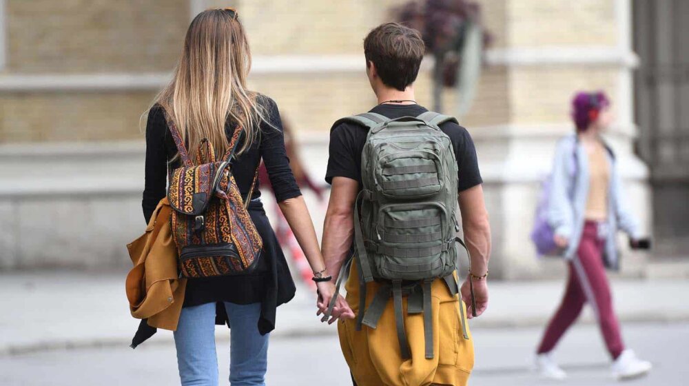 Istraživanje: Više od 49 odsto mladih planira da napusti Srbiju, svega 11,8 odsto ne želi 1