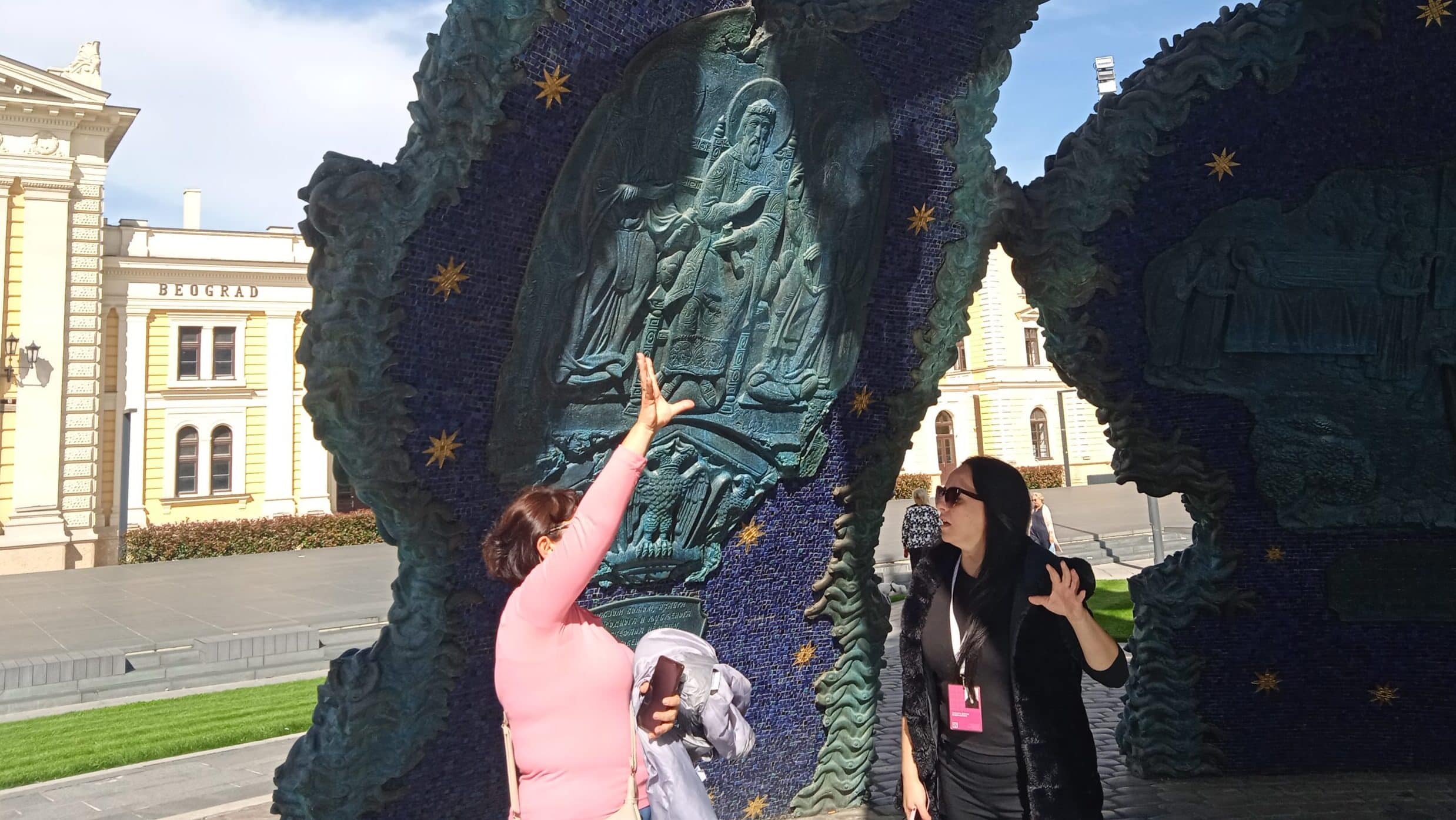 "Ispod šlema mozga nema": Reporterka Danasa na vođenoj turi u okviru spomeničkog kompleksa Stefanu Nemanji 3