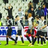 Novi šok za Partizan: UEFA preti zatvaranjem stadiona, crno-beli žestoko kažnjeni 20