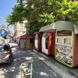 Uklonjen crveni K67 pop kiosk pored Malog mosta u Zrenjaninu 4