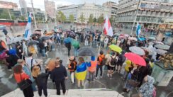 Protest na Trgu Republike: "Putine dalje ruke od Ukrajine" (FOTO) 3