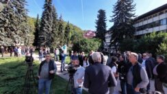 Protest Starica U Majdanpeku održan protest zbog rušenja Starice (FOTO, VIDEO) 4