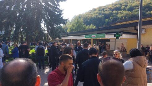 20221008_140247 U Majdanpeku održan protest zbog rušenja Starice (FOTO, VIDEO) 10