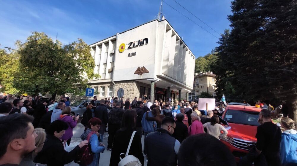 U Majdanpeku održan protest zbog rušenja Starice (FOTO, VIDEO) 1