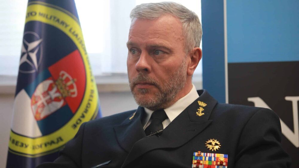 Kush është Rob Bauer, admirali dhe kreu i NATO-s, i cili paralajmëron se lufta mund të shpërthejë në çdo moment?  2