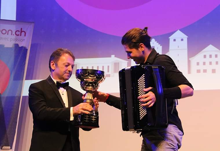 "Buka, aplauzi, nisam ni bio svestan šta se desilo": Student iz Kragujevca pobednik Svetskog kupa za harmoniku 2