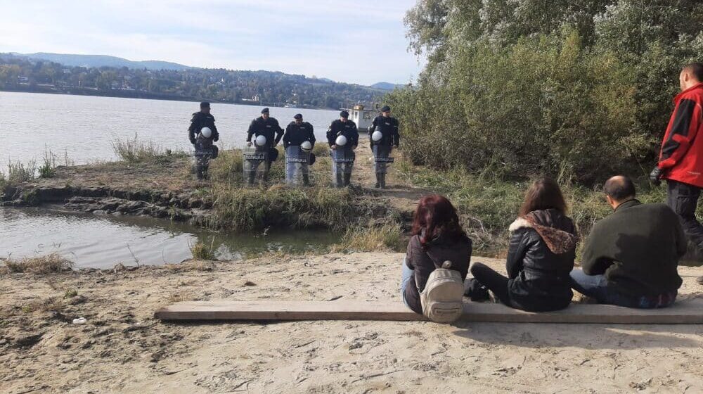 Radovi na Šodrošu drugi dan: Policija ne dozvoljava aktivistima da pređu na Kameničku adu 1