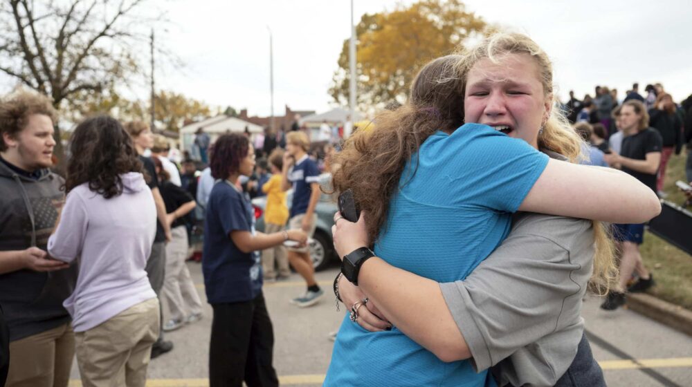 Troje poginulih i šest ranjenih u napadu u umetničkoj školi u Sent Luisu 1