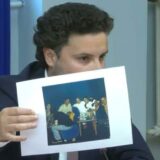 Abazović pokazao fotografiju: "Đukanović sa škaljarcima" (VIDEO) 7