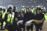 Indonesia Soccer Deaths Neredi na utakmici u Indoneziji: Navijači upali na teren, poginule 174 osobe (FOTO) 4