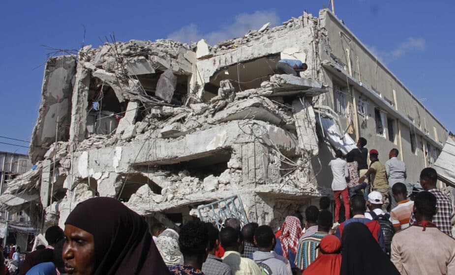U dvostrukom bombaškom napadu u Somaliji 100 mrtvih (FOTO) 1