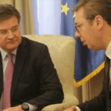 Zašto je Lajčak opet u Beogradu? 8