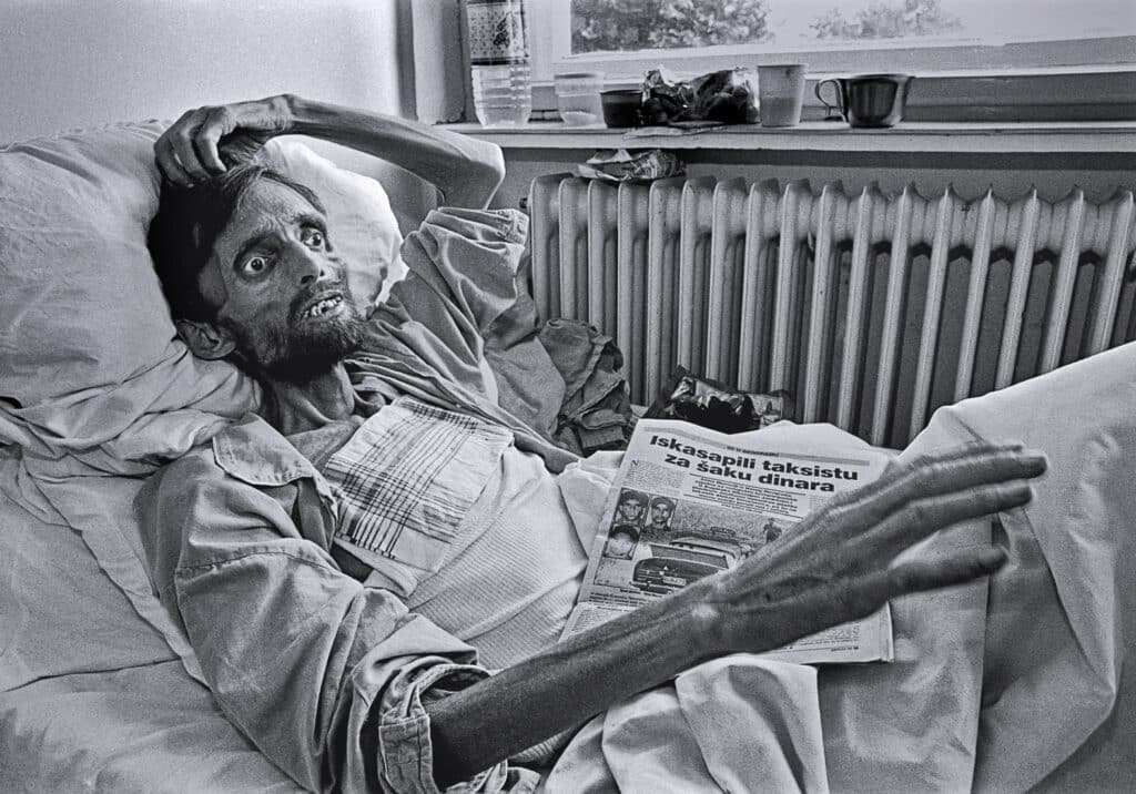 Samo da rata opet ne bude, izložba antiratnih fotografija Nebojše Rausa u kragujevačkom Domu omladine 3 Samo da rata opet ne bude, izložba antiratnih fotografija Nebojše Rausa u kragujevačkom Domu omladine 3