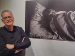 Antiratna fotografija Nebojsa Raus Kragujevac 13 Samo da rata opet ne bude, izložba antiratnih fotografija Nebojše Rausa u kragujevačkom Domu omladine 11