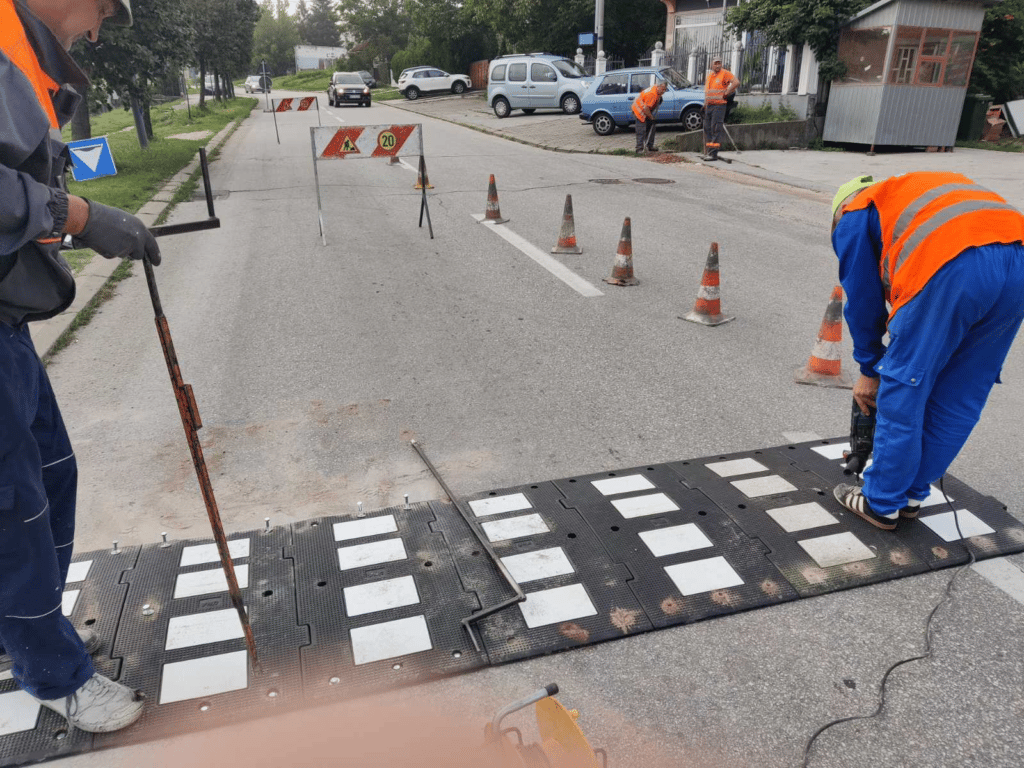 Nema više udesa u Beogradskoj ulici u Kragujevcu: Jabučarci se posle 20 godina izborili za ležeće policajce 2
