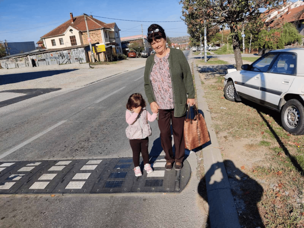 Nema više udesa u Beogradskoj ulici u Kragujevcu: Jabučarci se posle 20 godina izborili za ležeće policajce 4