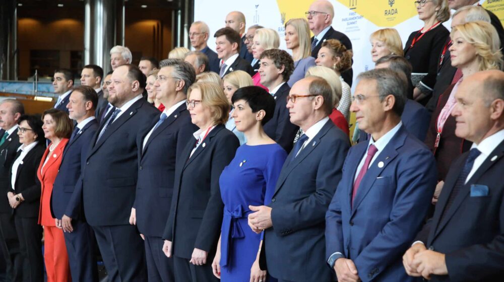 Ukrajinska ambasada: Očekujemo da se Srbija pridruži deklaraciji sa samita Krimske platforme 1