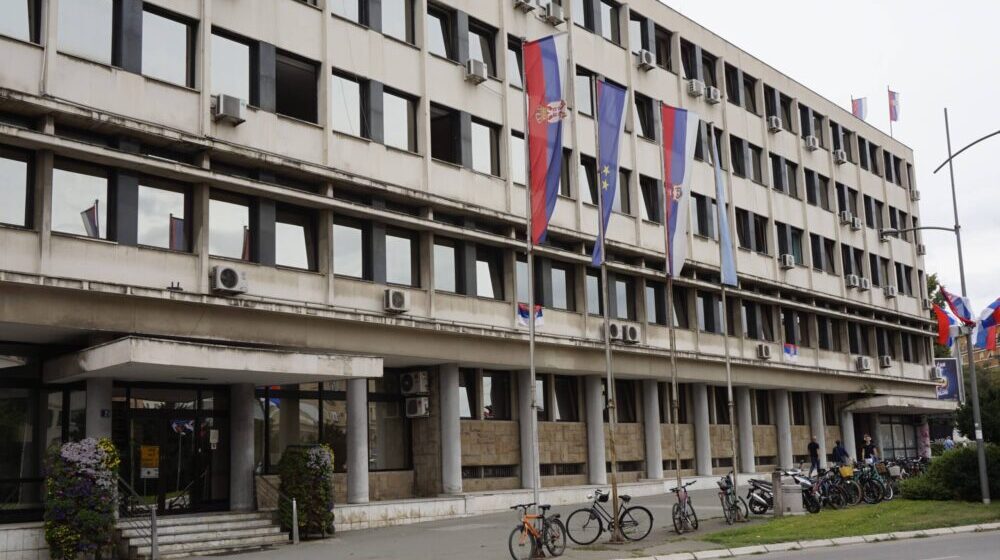 Usvojen rebalans budžeta na sednici novosadskog parlamenta, najugroženiji dobijaju pomoć od 5.000 dinara 1