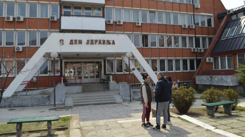 "Na jastuk bez navlake stavila sam peškir, a ćebe su mi doneli od kuće": Zašto u ZC Vranje nema posteljine 1
