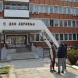 "Na jastuk bez navlake stavila sam peškir, a ćebe su mi doneli od kuće": Zašto u ZC Vranje nema posteljine 4