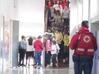 Kako je izgledala vežba evakuacije u slučaju zemljotresa u OŠ "Svetozar Marković" u Beogradu (FOTO) 2