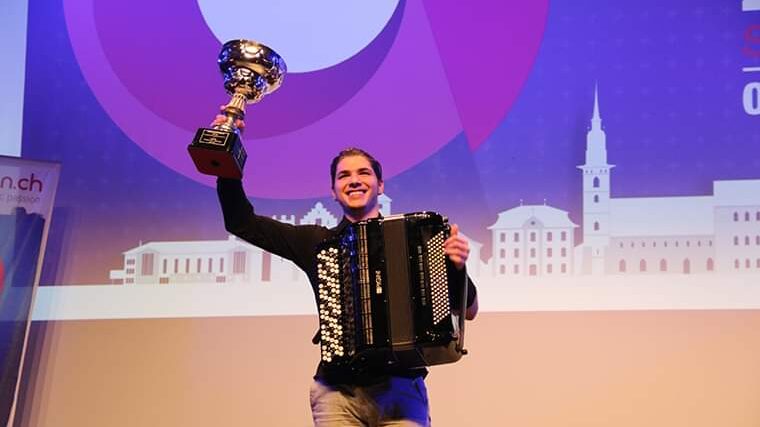 Student kragujevačkog FILUM-a pobednik Svetskog kupa za harmoniku 1