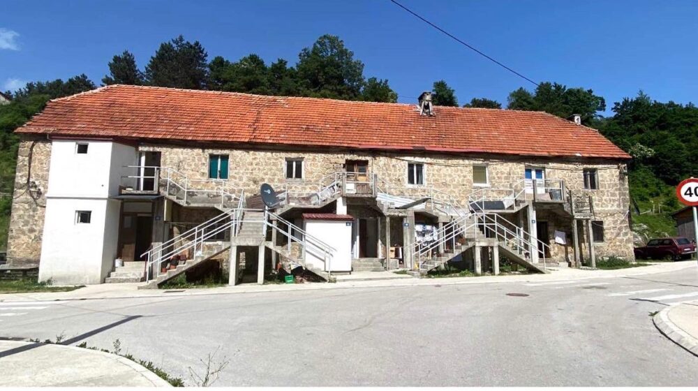 Vlast u Šavniku je renovirala najstariju kuću u mestu i ljudima preostaje samo da se smeju od muke 1