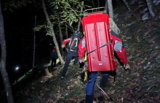 Nestale planinare tražili policija, vatrogasci, Gorska služba spasavanja: Kako su spaseni zarobljeni avanturisti na vrletima Tare (FOTO) 2