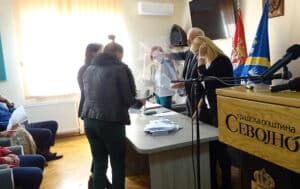 Većniku iz Sevojna koji je priznao da ništa nije radio potvrđen mandat i ostaje još četiri godine na istoj funkciji 2 Većniku iz Sevojna koji je priznao da ništa nije radio potvrđen mandat i ostaje još četiri godine na istoj funkciji 2