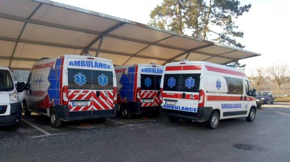 Vlada Srbije poklonila Ukrajini dva vozila hitne pomoći 1