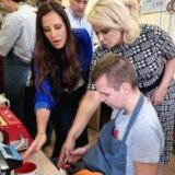 Tamara Vučić i ministaraka Darija Kisić obišle osobe sa smetnjama u razvoju 8