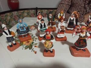 Šta su nazidnice i po čemu se razlikuju od "kuvarica": Kamelijin svet neobičnih figurica 2 Šta su nazidnice i po čemu se razlikuju od "kuvarica": Kamelijin svet neobičnih figurica 2