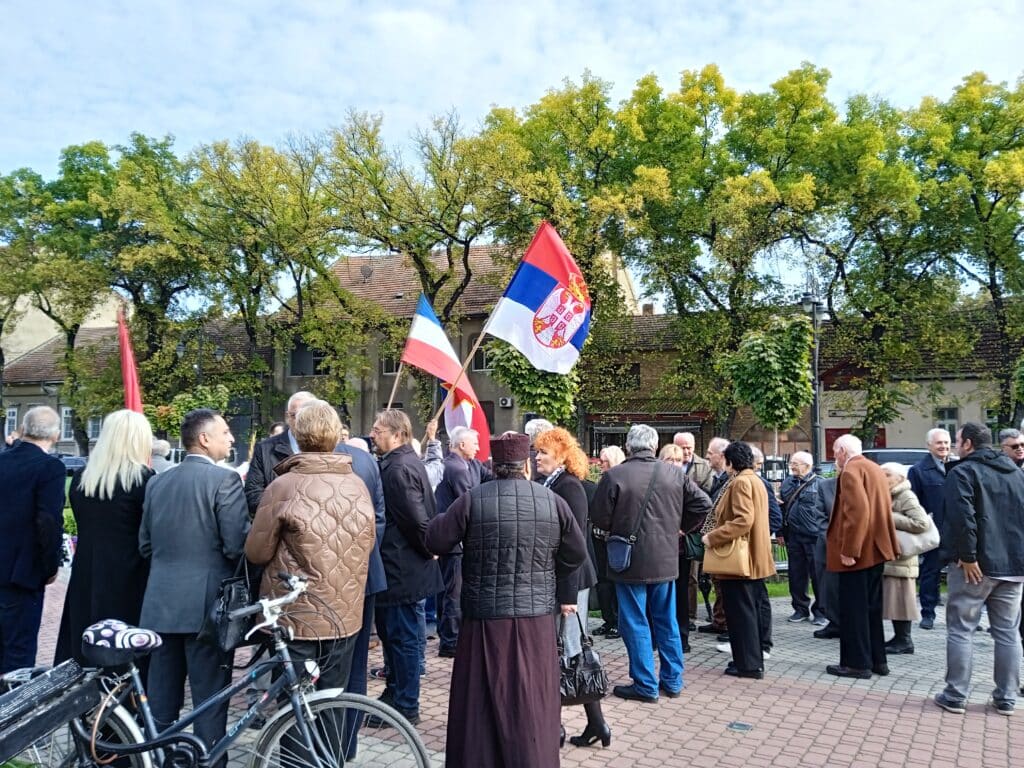 "Na mlade treba da prenesemo ljubav, patriotizam, da znaju ko su im bili preci": Obeležen Dan oslobođenja Subotice u Drugom svetskom ratu 2 "Na mlade treba da prenesemo ljubav, patriotizam, da znaju ko su im bili preci": Obeležen Dan oslobođenja Subotice u Drugom svetskom ratu 2