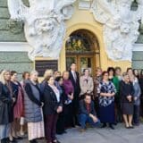 Postavljena četvorojezična tabla na Gradskoj biblioteci u Subotici 1