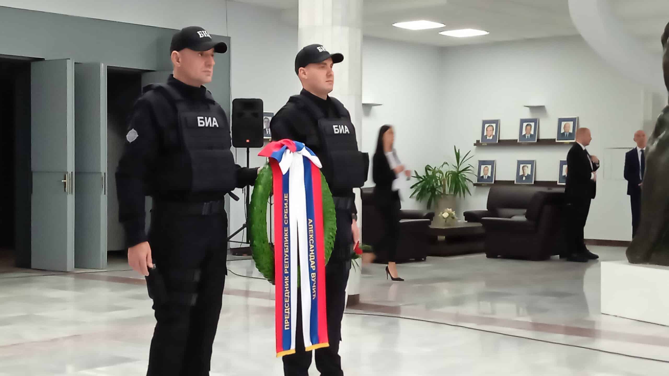 "Vučić i Gašić su prolazni, služba je večna": Kako je izgledala proslava 123 godišnjice kontinuiteta BIA? 3 "Vučić i Gašić su prolazni, služba je večna": Kako je izgledala proslava 123 godišnjice kontinuiteta BIA? 3