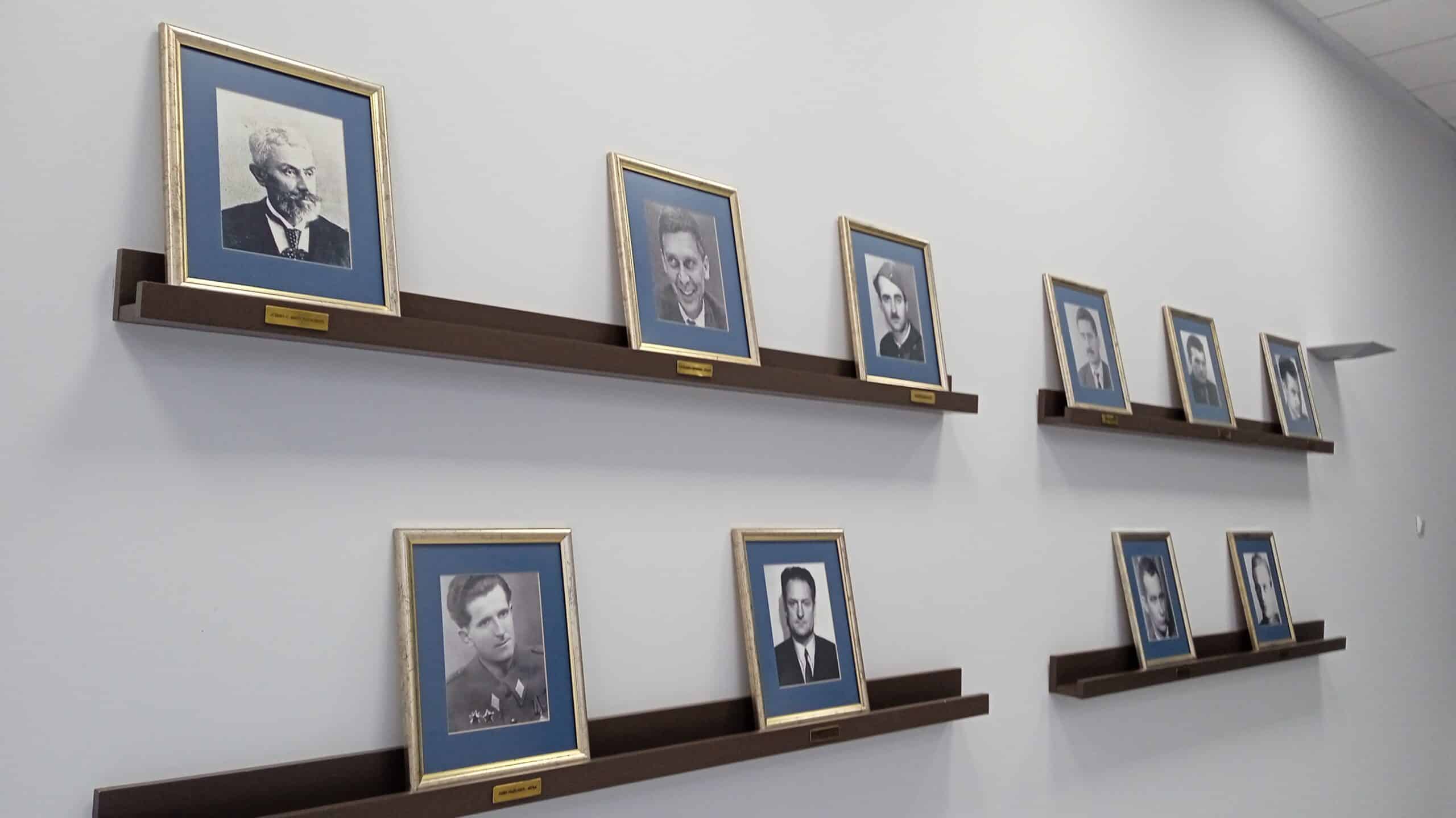 "Vučić i Gašić su prolazni, služba je večna": Kako je izgledala proslava 123 godišnjice kontinuiteta BIA? 5 "Vučić i Gašić su prolazni, služba je večna": Kako je izgledala proslava 123 godišnjice kontinuiteta BIA? 10