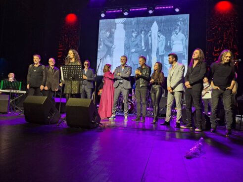 Indexi i prijatelji grupna foto Violeta Mihajlovska pg Indexi, prvih 60: Veče prepuno emocija 5