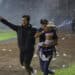 Tragedija istorijskih razmera na fudbalskom derbiju u Indoneziji: Više od 170 poginulih navijača i preko 180 povređenih 10