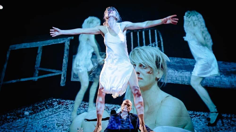 Samo da se ne zaljubimo i Žene koje upiru u gnojne rane društva: Dve hit predstave Zagrebačkog kazališta mladih u Beogradskom dramskom pozorištu 1