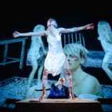 Samo da se ne zaljubimo i Žene koje upiru u gnojne rane društva: Dve hit predstave Zagrebačkog kazališta mladih u Beogradskom dramskom pozorištu 3