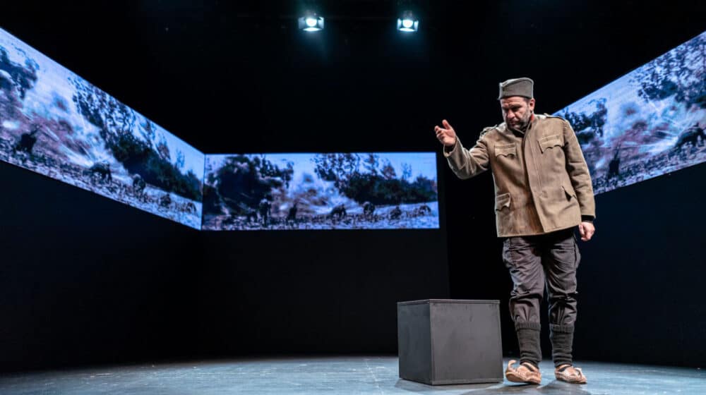 Nenadu Jezdiću Zlatna kolajna za monodramu "Knjiga o Milutinu" 1