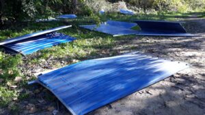 Mašine čiste teren na Šodrošu: Porušena ograda, stigao Ćuta, kordon policije ne dozvoljava prolaz (VIDEO) 3 Mašine čiste teren na Šodrošu: Porušena ograda, stigao Ćuta, kordon policije ne dozvoljava prolaz (VIDEO) 3