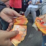 Sličice preče i od zimnice, mame brže od aplikacije: Bili smo na menjaži Paninija u Kragujevcu 7