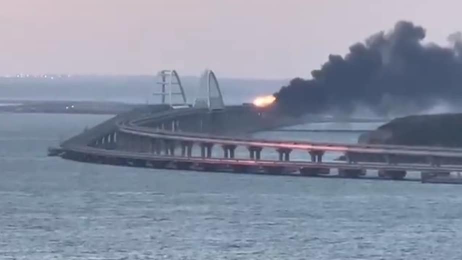 Nakon "vanredne situacije": Saobraćaj obustavljen na glavnom mostu koji povezuje Krim i rusku oblast Krasnodar 1