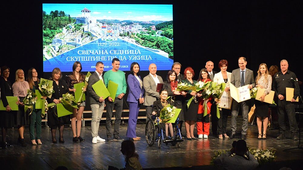 Ko su nagrađeni najvišim priznanjima za Dan Užica i kakve poruke su Užičanima preneli Vučićevi emisari (FOTO) 1