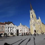 Još jedan spomenik u Novom Sadu: "Apoteoza srpske Vojvodine" dočekivaće i ispraćati putnike 3