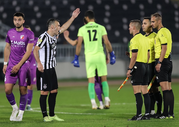 Javoru sviran nepostojeći penal, Partizan oštećen i za nedosuđeni jedanaesterac: Rade Đurović analizira diskutabilne momente 1