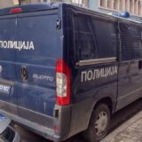 Maloletnica (17) iz Aranđelovca osumnjičena za razbojništvo počinjeno nožem u knjižari 13